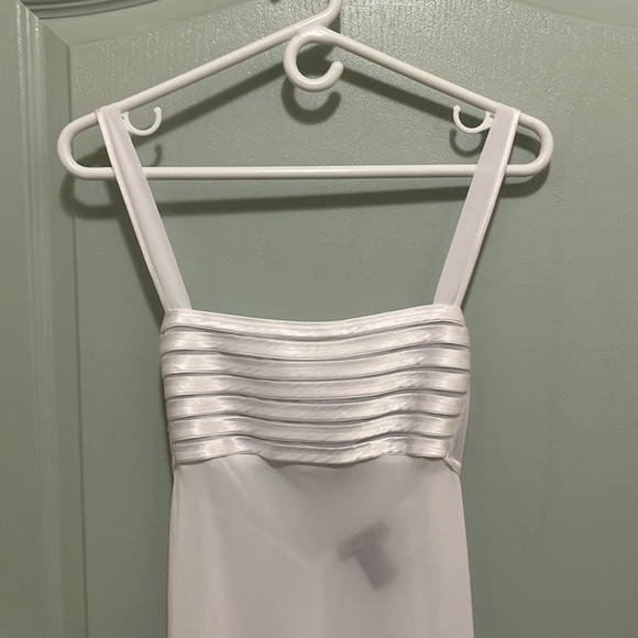 JONES New York  Sheer Negligee with Structured Top and Backtie - Picture 2 of 5